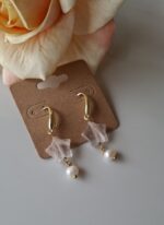 Orecchini con  stella in quarzo rosa e perle - immagine 2