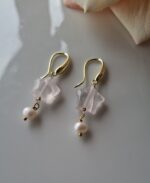 Orecchini con  stella in quarzo rosa e perle