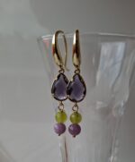Orecchini con cristallo viola e giada