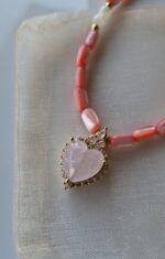 Girocollo di madreperla e cuore rosa - immagine 5