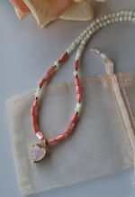 Girocollo di madreperla e cuore rosa - immagine 6
