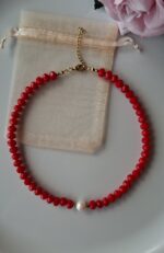 Girocollo con cristalli rosso fragola e perla